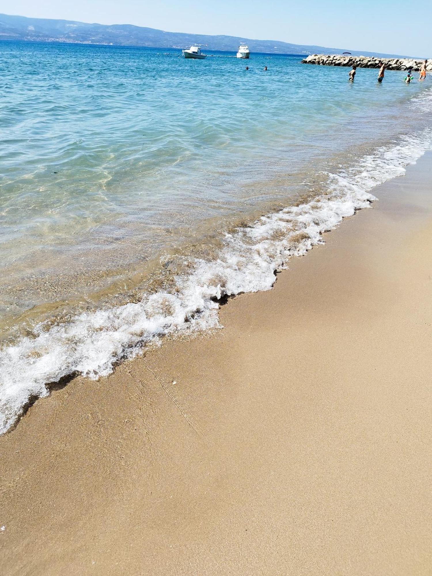 Ferienwohnung Am Sandstrand Omiš Dış mekan fotoğraf